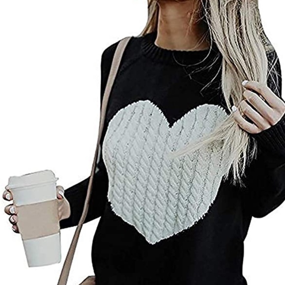 Sweaters - 2xHP💝Women’s Heart Sweater in Black and White sz medium